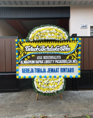 Papan Bunga Duka di Kayoa Selatan
