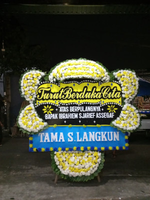Papan Bunga Duka di Kayoa Selatan